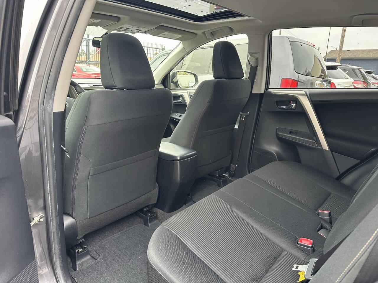 Used 2014 Toyota RAV4 XLE AWD/4WD image 37