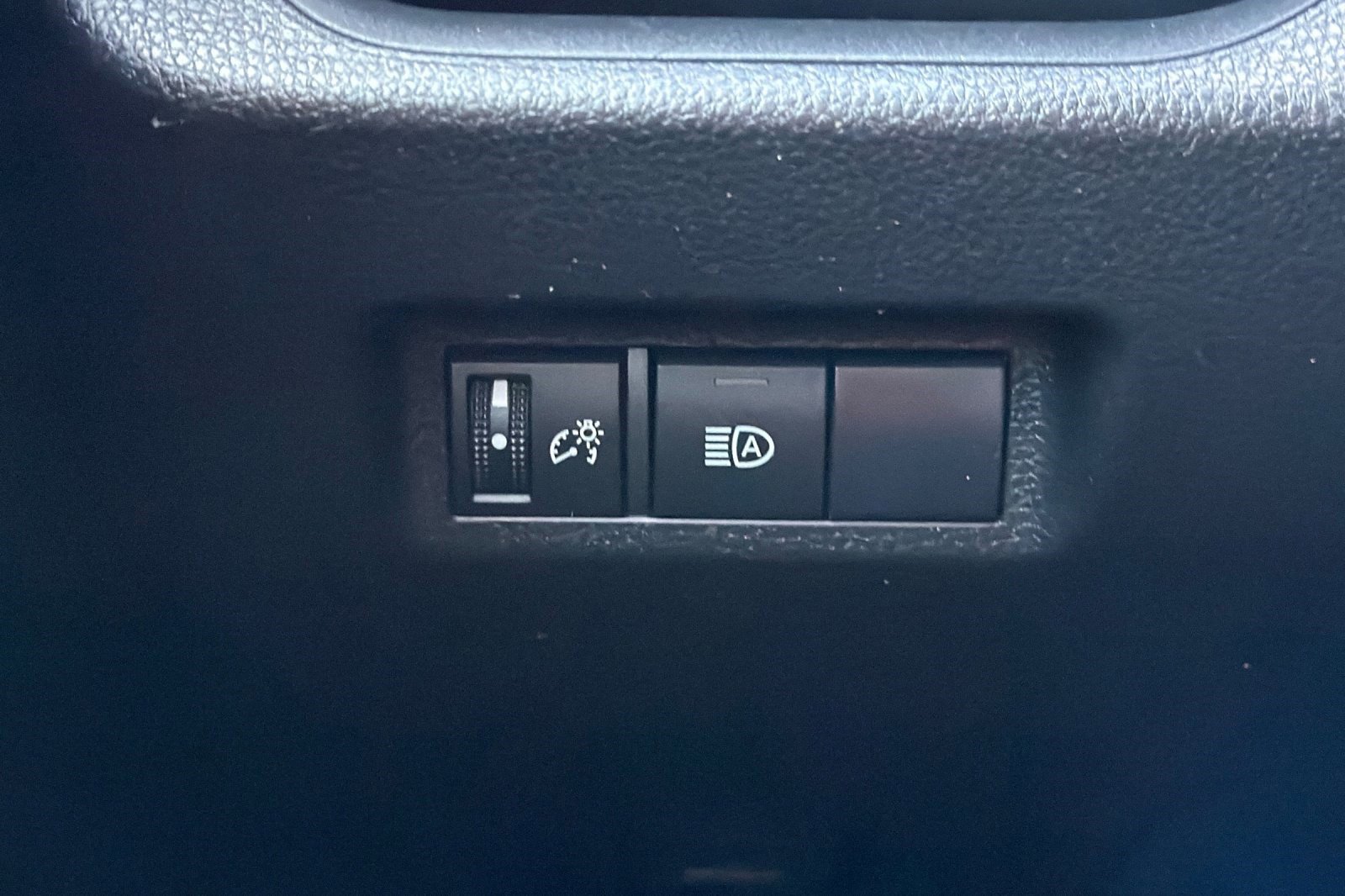 Used 2019 Toyota RAV4 LE image 35