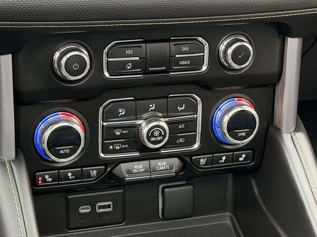 Used 2023 GMC Yukon XL SLT image 16