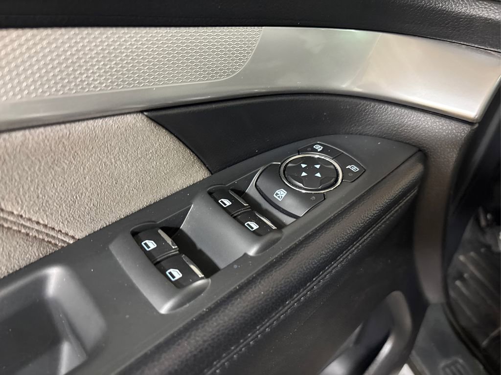 Used 2017 Ford Explorer XLT w/ Equipment Group 202A image 36