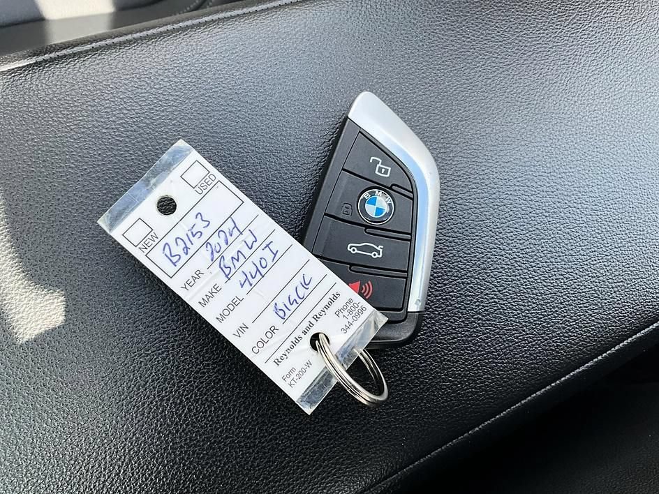 Used 2024 BMW 440i xDrive Convertible AWD/4WD image 35