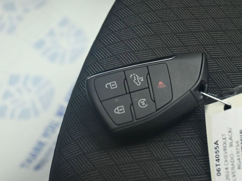 Used 2024 Chevrolet Silverado 1500 LT Trail Boss w/ Convenience Package II image 31