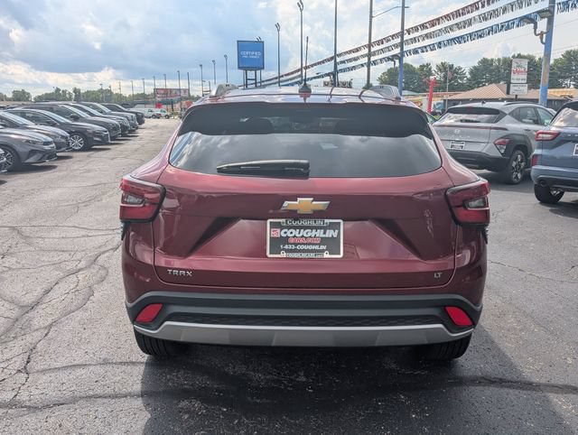 Used 2025 Chevrolet Trax LT w/ LT Convenience Package FWD image 6