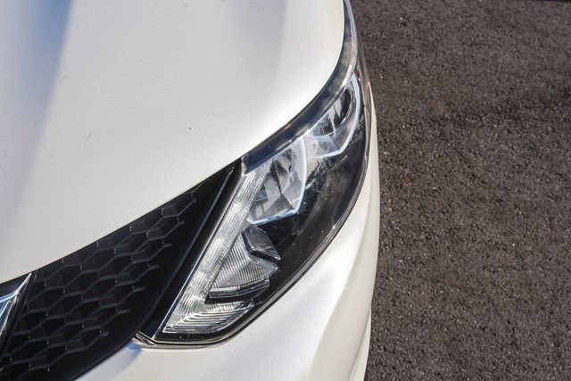 Used 2018 Nissan Rogue Sport SV image 16
