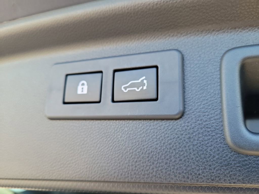 Used 2021 Subaru Forester Limited image 11