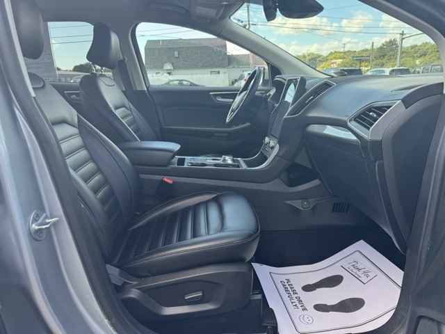 Used 2023 Ford Edge SEL image 9