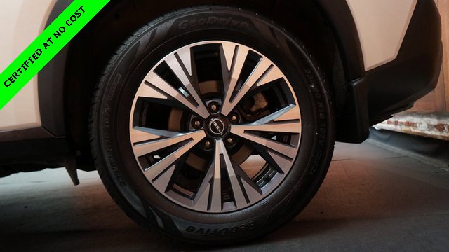 Used 2022 Nissan Rogue SV w/ SV Premium Package image 79