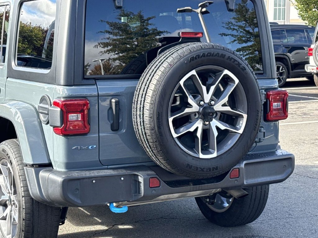 Used 2024 Jeep Wrangler Unlimited AWD/4WD image 10