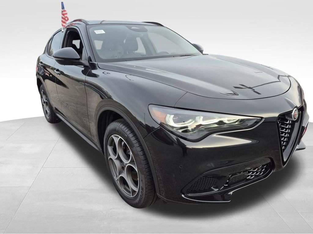 New 2025 Alfa Romeo Stelvio Sprint w/ Convenience Package image 7
