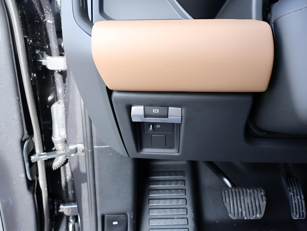 New 2026 Land Rover Defender 110 S image 35