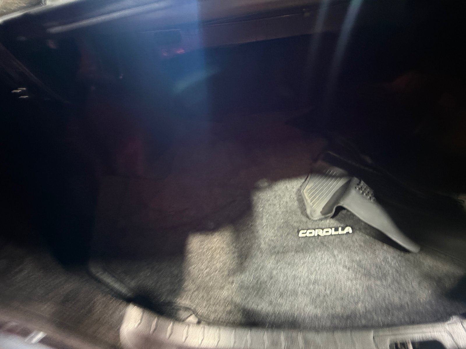 Used 2019 Toyota Corolla SE w/ Carpet Mat Package (TMS) FWD image 34