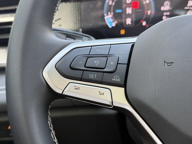 New 2026 Volkswagen Tiguan SE image 12