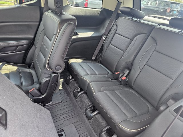 Used 2019 GMC Acadia Denali w/ Technology Package FWD image 18