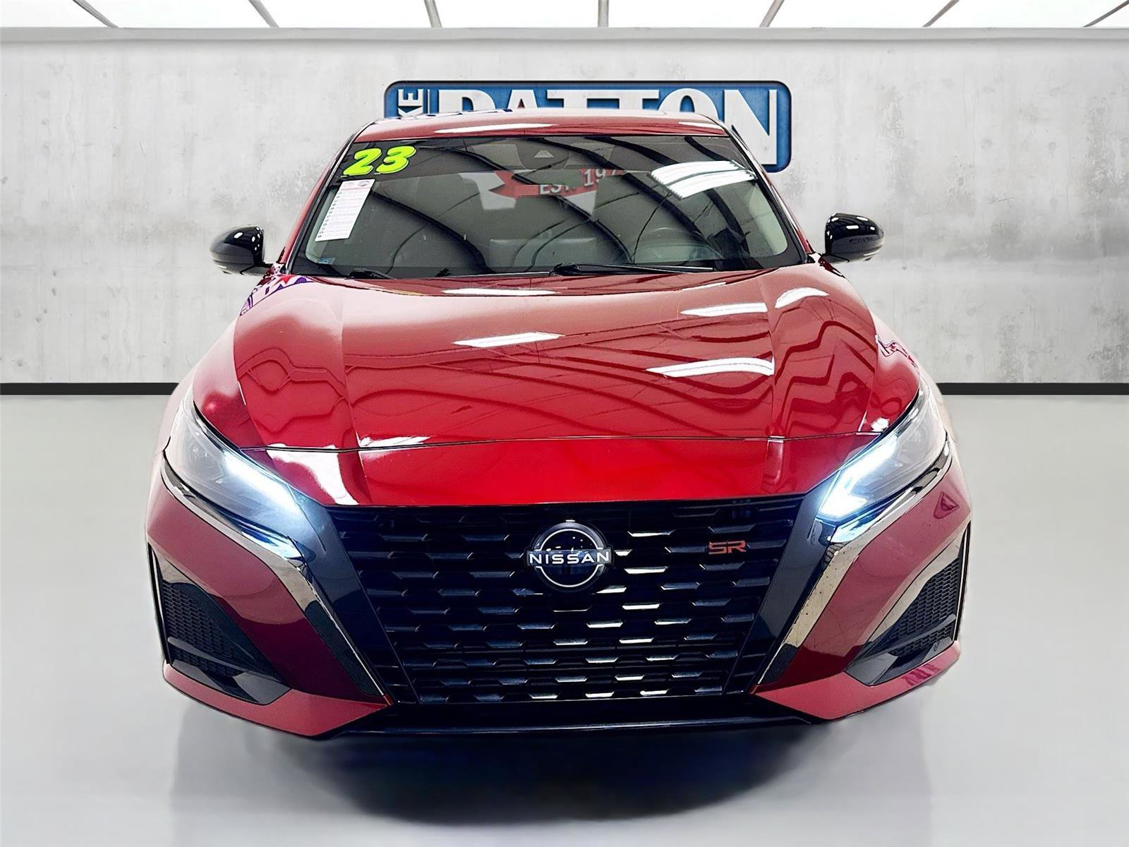 Used 2023 Nissan Altima 2.0 SR FWD image 2