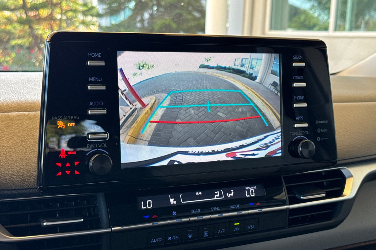 Certified 2024 Toyota Sienna LE AWD/4WD image 25