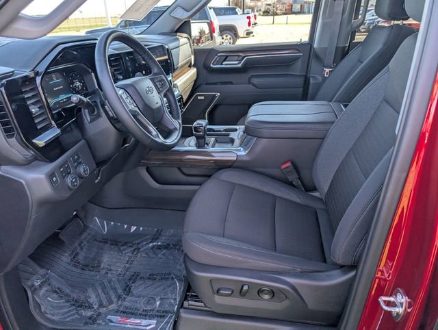 Used 2024 Chevrolet Silverado 1500 LT Trail Boss w/ Convenience Package II image 9