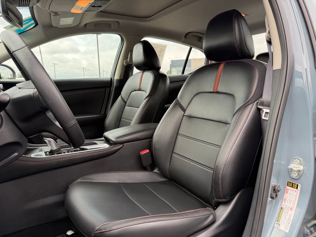 Used 2024 Nissan Sentra SR w/ SR Premium Package FWD image 10