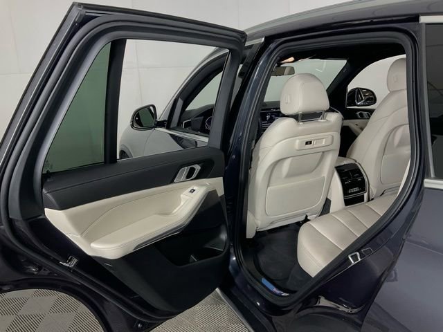 Certified 2022 BMW X5 xDrive40i w/ Parking Assistance Package image 31
