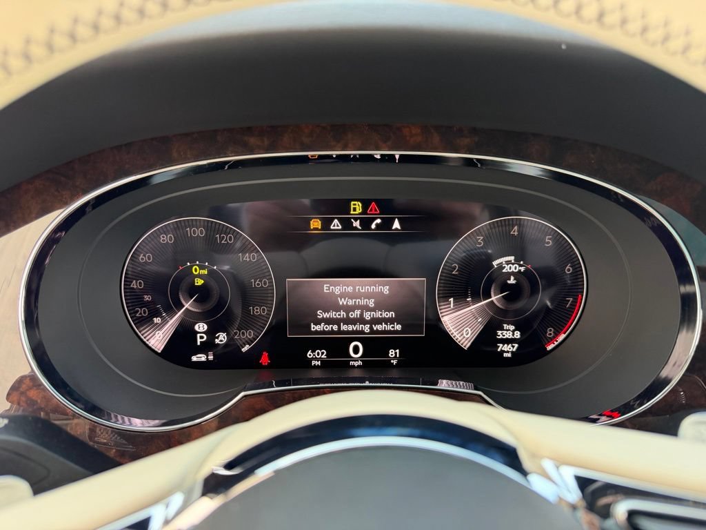 Used 2023 Bentley Bentayga AWD/4WD image 27