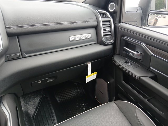 New 2026 RAM 4500 4x4 Crew Cab DRW w/ Laramie Trim Package image 46