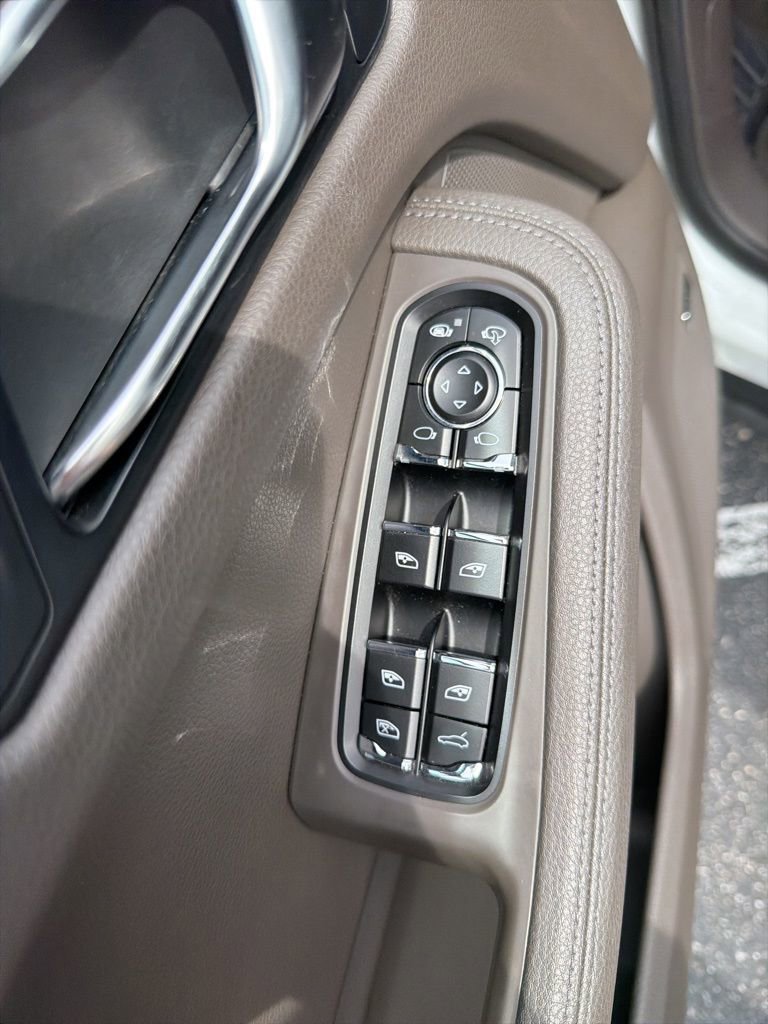 Used 2017 Porsche Macan AWD/4WD image 11