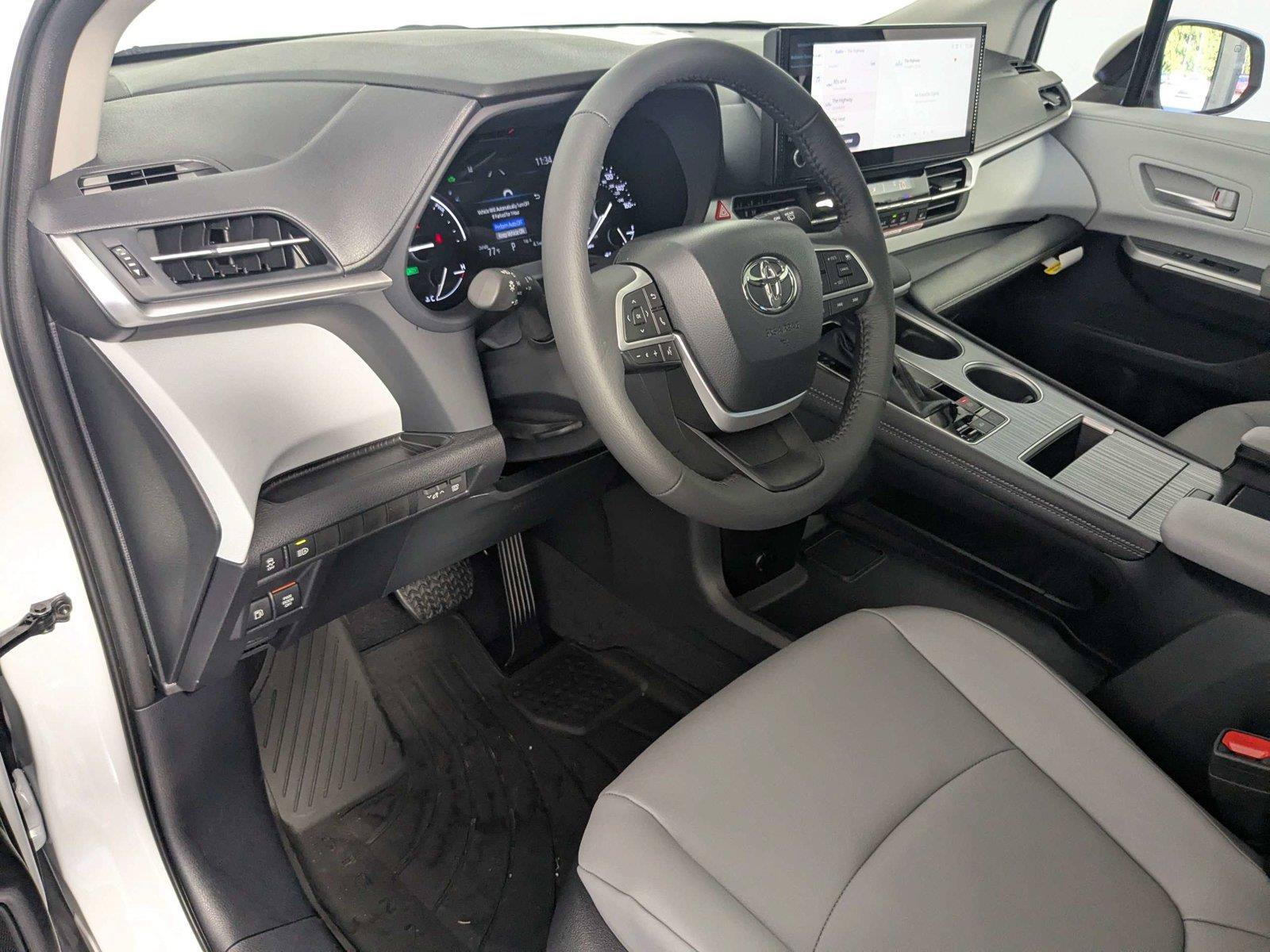 New 2026 Toyota Sienna XLE FWD image 10