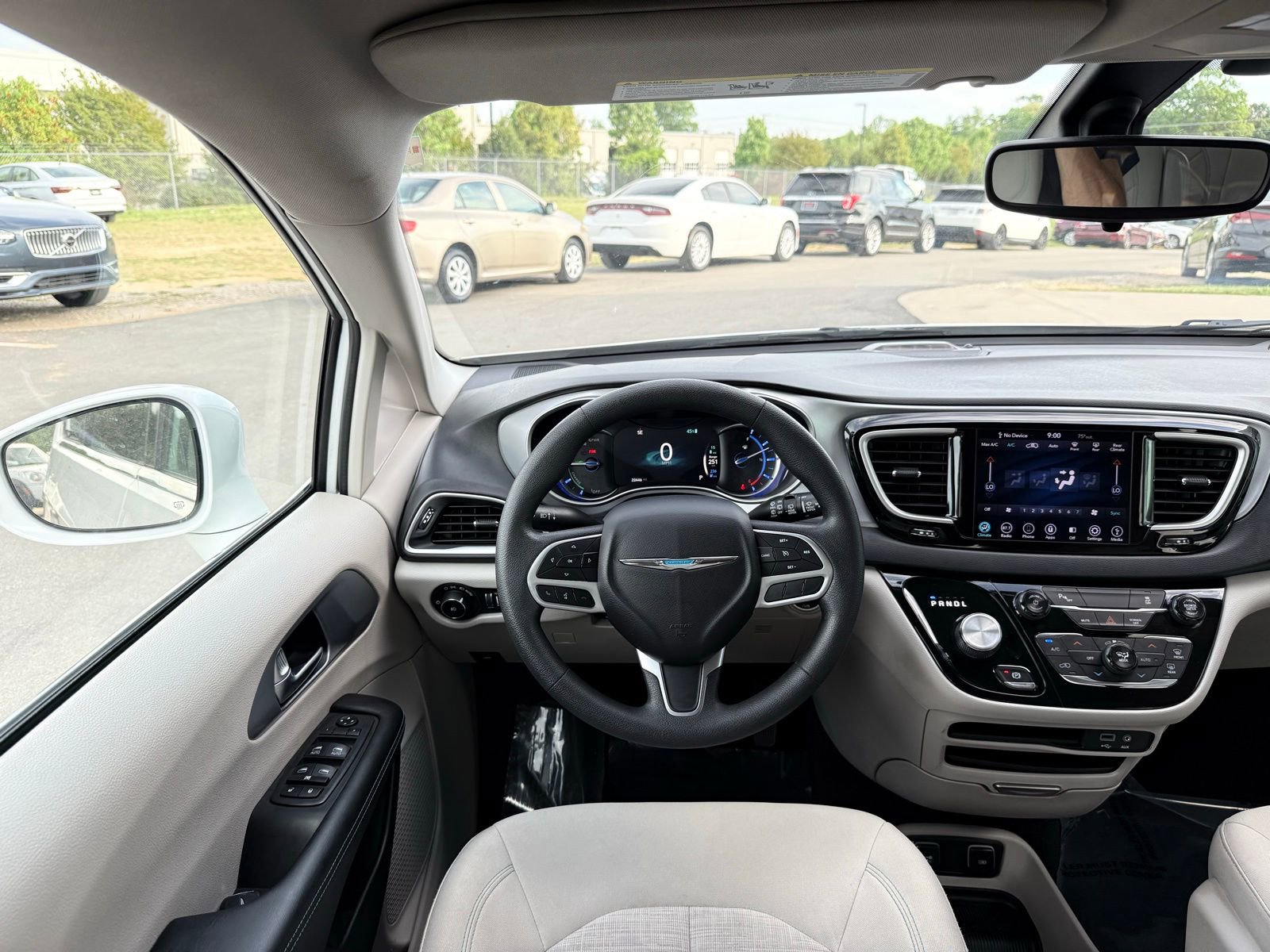 Used 2018 Chrysler Pacifica Touring Plus image 29