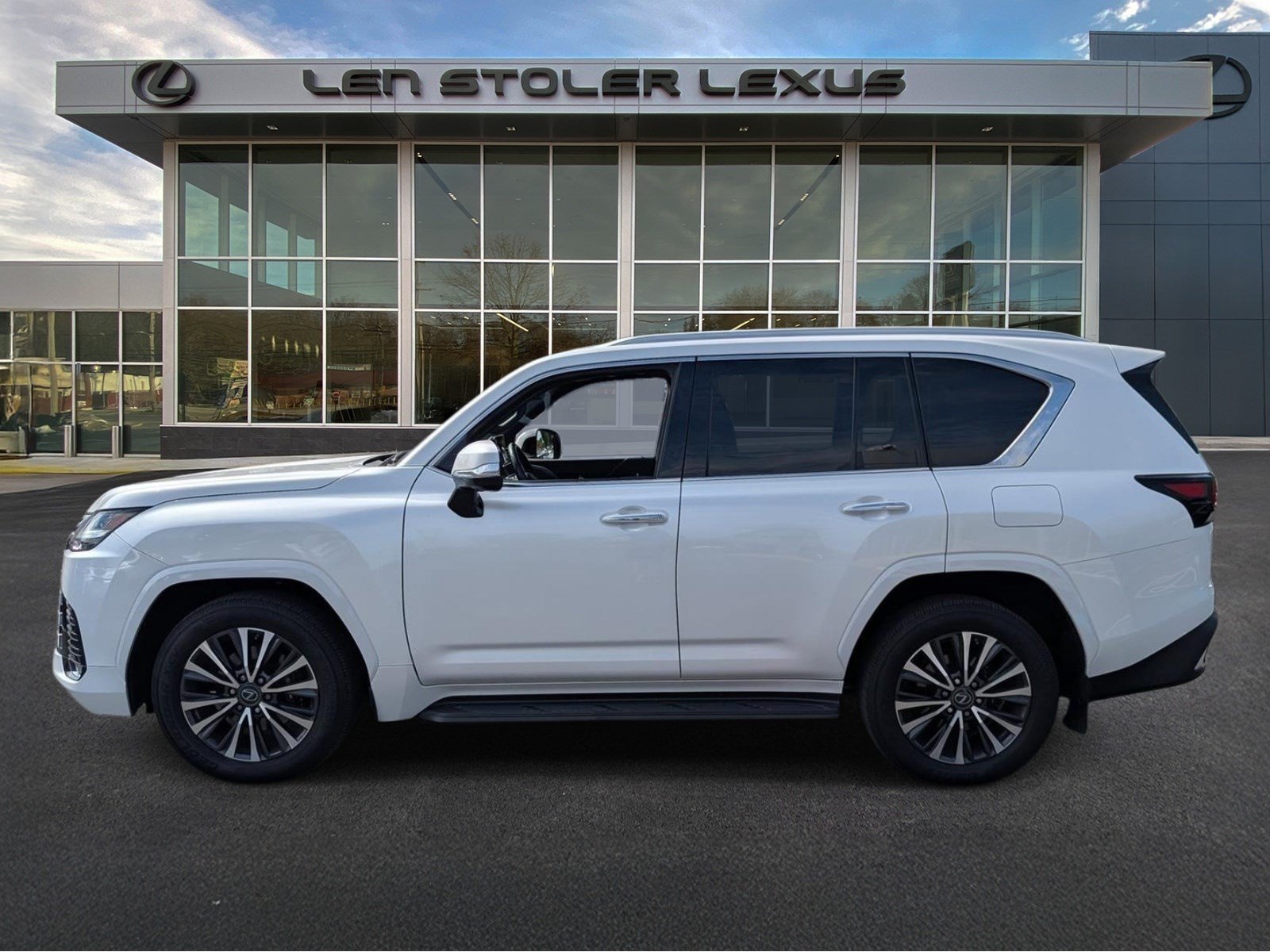 Used 2023 Lexus LX 600 4WD w/ Interior Upgrade Package image 6