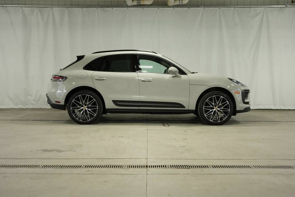 New 2026 Porsche Macan AWD/4WD image 8