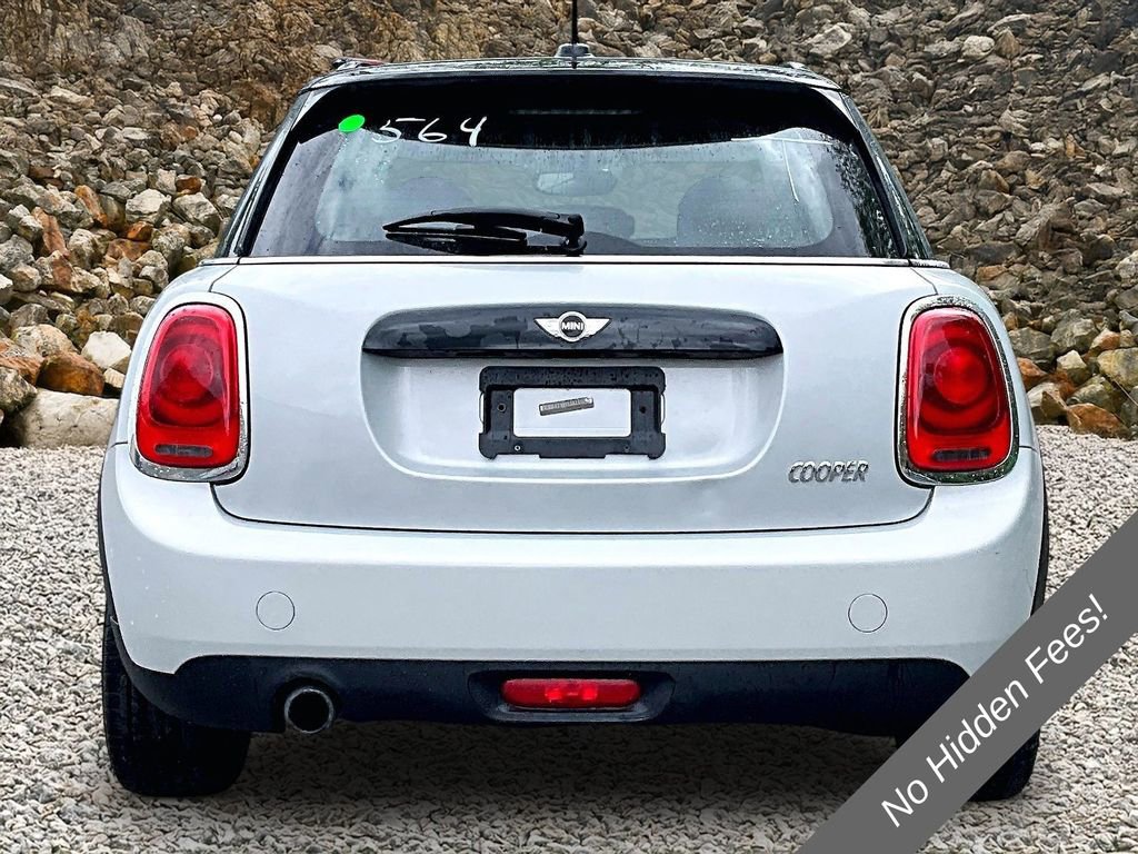Used 2016 MINI Cooper 4-Door Hardtop w/ Premium Package FWD image 4