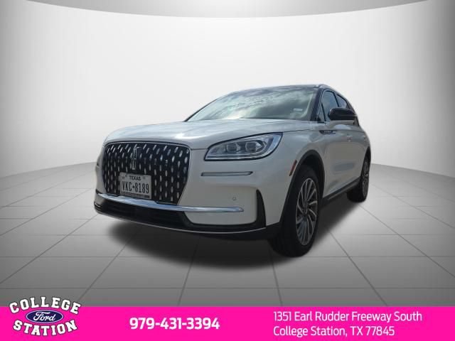 Used 2024 Lincoln Corsair Reserve w/ Equipment Group 201A FWD image 2