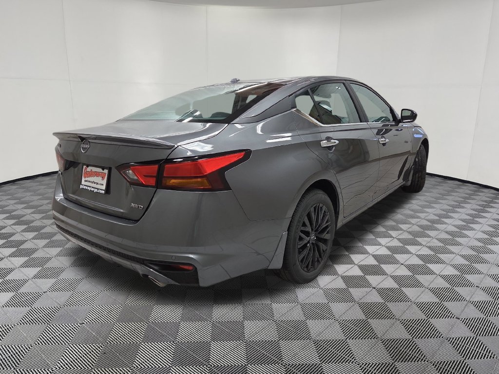 Used 2025 Nissan Altima 2.5 SV w/ SV Special Edition Package AWD/4WD image 4