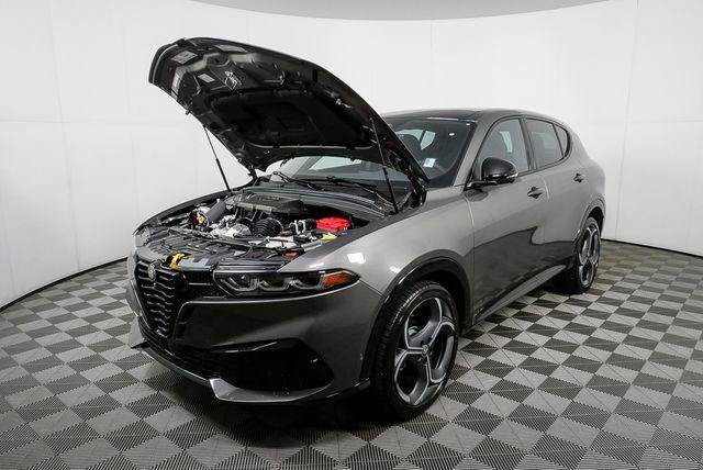 New 2026 Alfa Romeo Tonale w/ Black Premium Package AWD/4WD image 35
