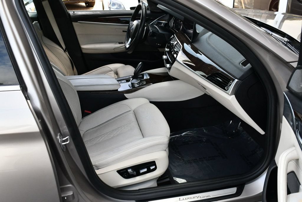 Used 2017 BMW 530i RWD image 19