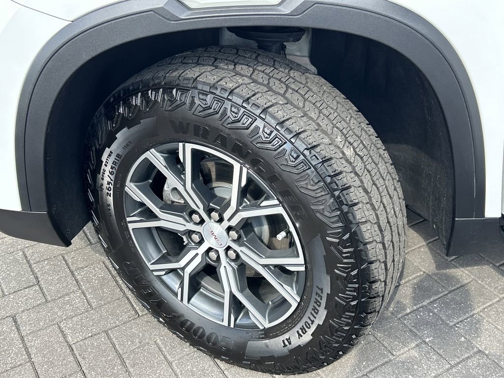 Certified 2024 GMC Acadia AT4 w/ Luxury Package image 32