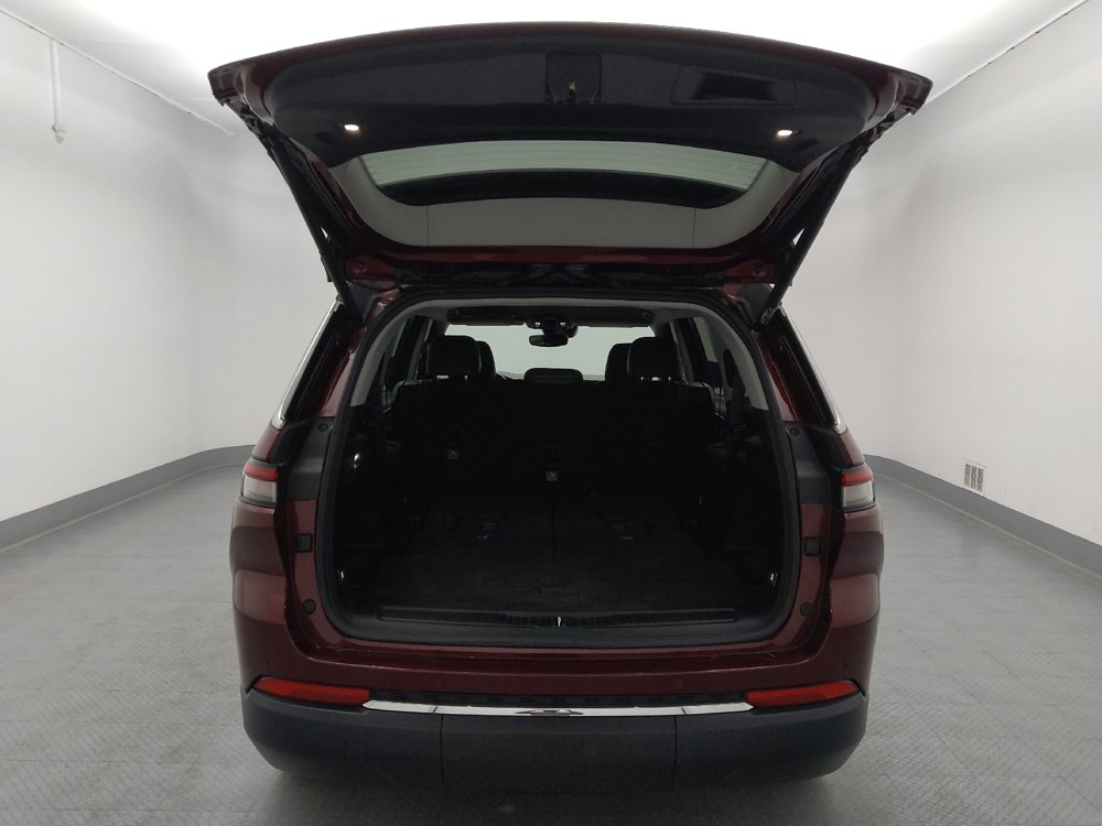 Used 2023 Jeep Grand Cherokee L Limited AWD/4WD image 29