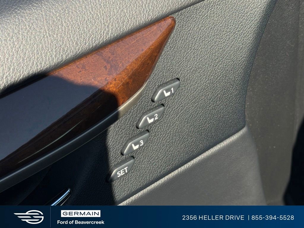 Used 2016 Lexus ES 350 w/ Luxury Package w/Wood Trim FWD image 19