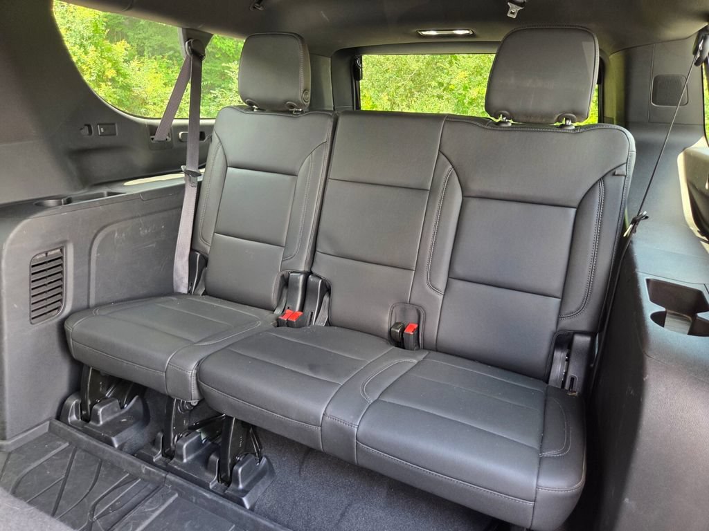Used 2024 Chevrolet Suburban Z71 AWD/4WD image 15