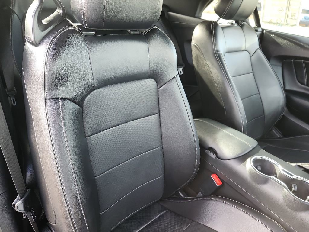 Used 2017 Ford Mustang Premium image 15