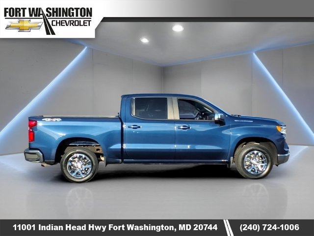 Used 2022 Chevrolet Silverado 1500 LT AWD/4WD image 2