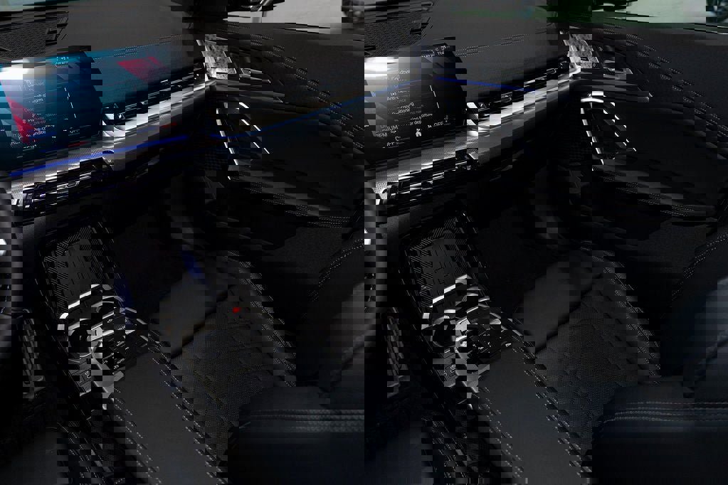 Used 2025 BMW X2 M35i w/ Premium Package image 39