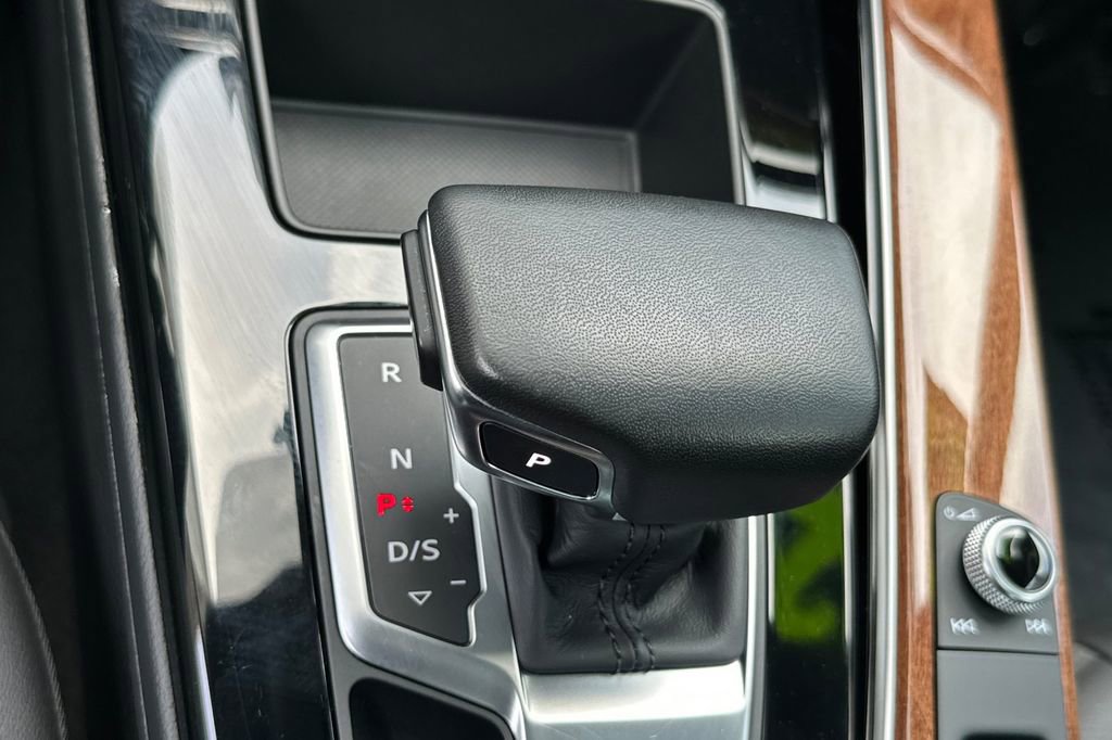 Used 2023 Audi A4 2.0T Premium w/ Convenience Package AWD/4WD image 24