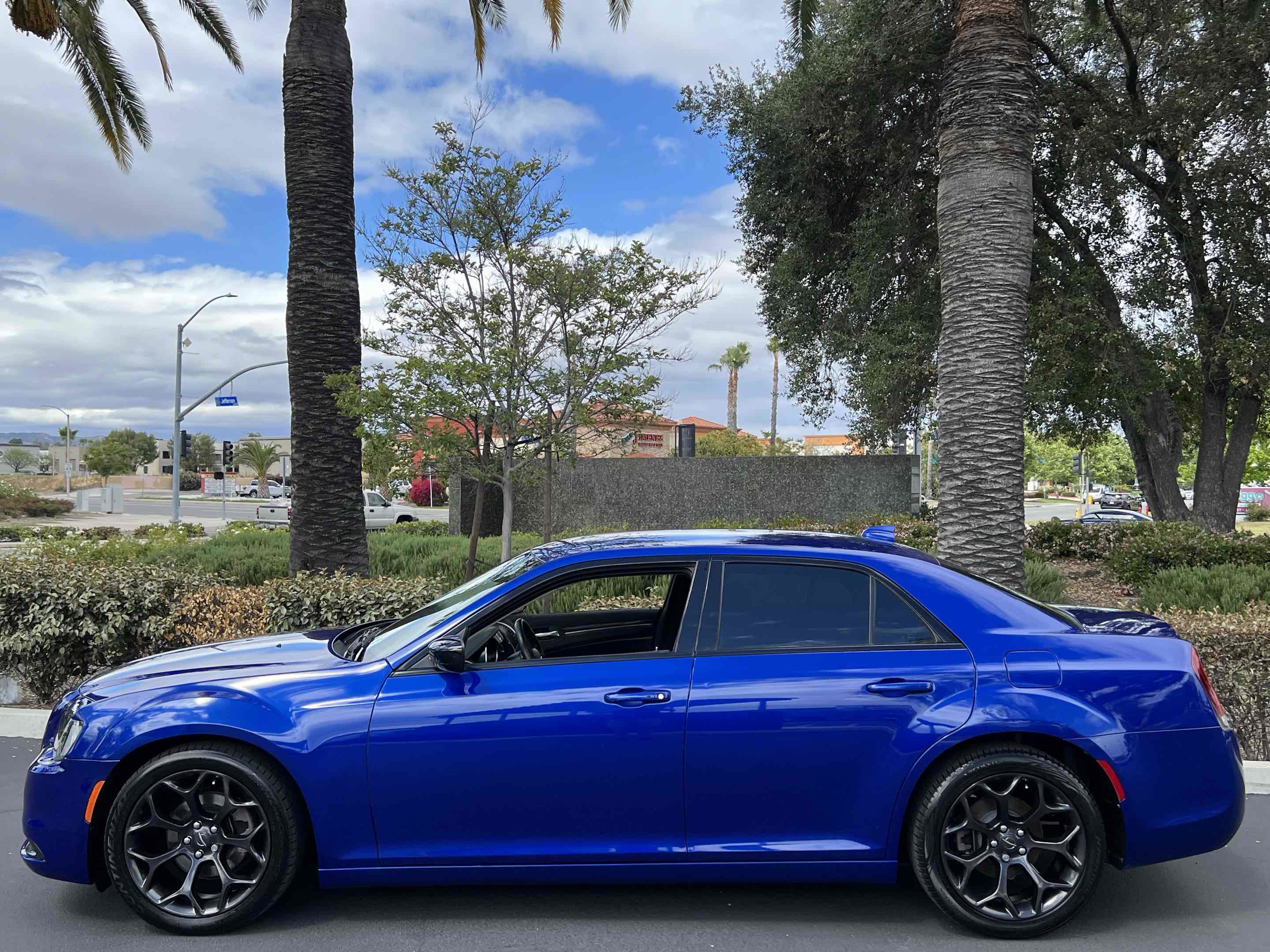 Used 2019 Chrysler 300 Touring w/ Sport Appearance Package image 16