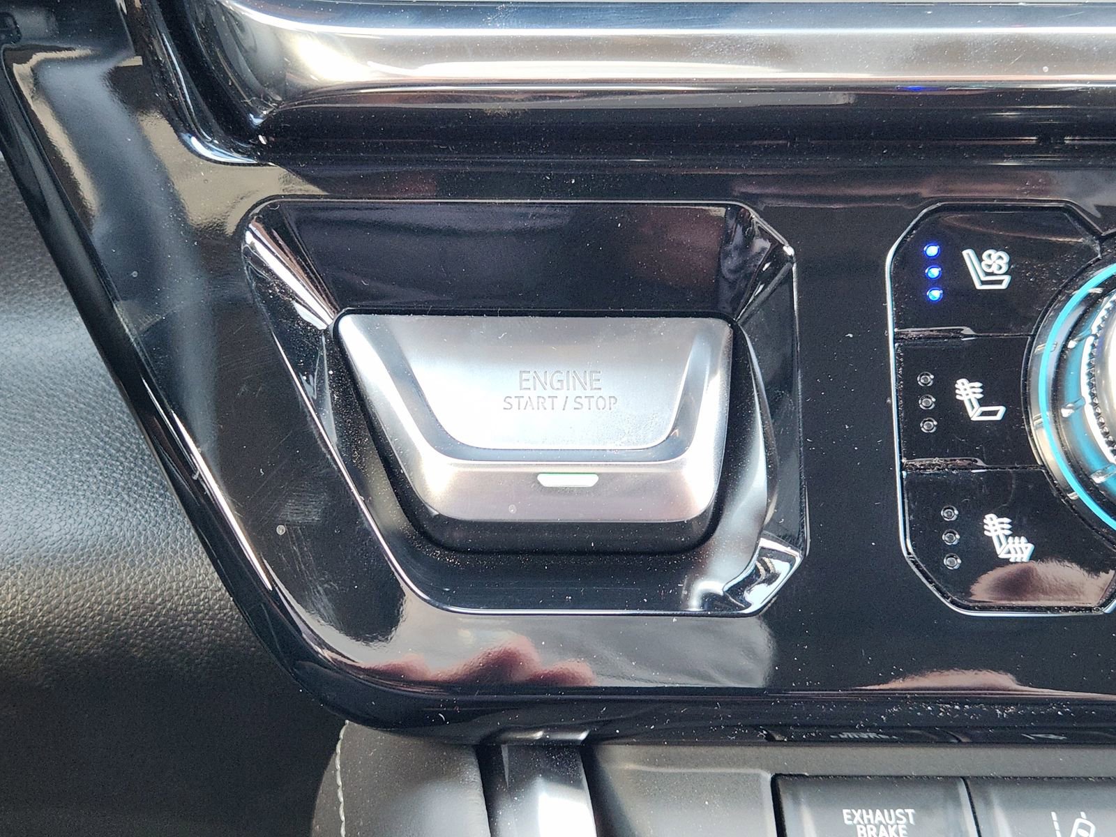 Certified 2025 GMC Sierra 2500 Denali Ultimate image 25