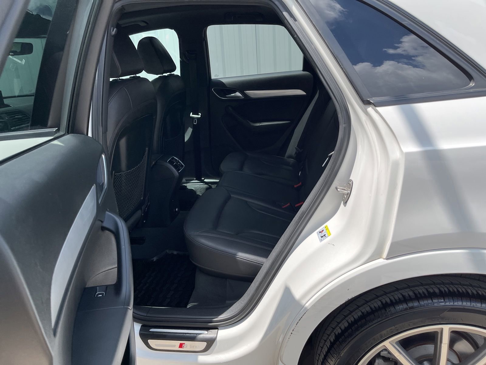 Used 2018 Audi Q3 2.0T Premium w/ Convenience Package FWD image 12
