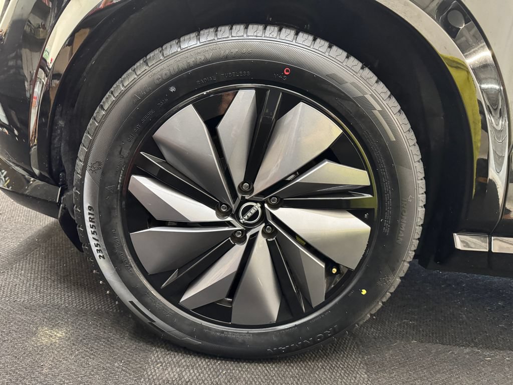 Used 2023 Nissan Ariya FWD image 12
