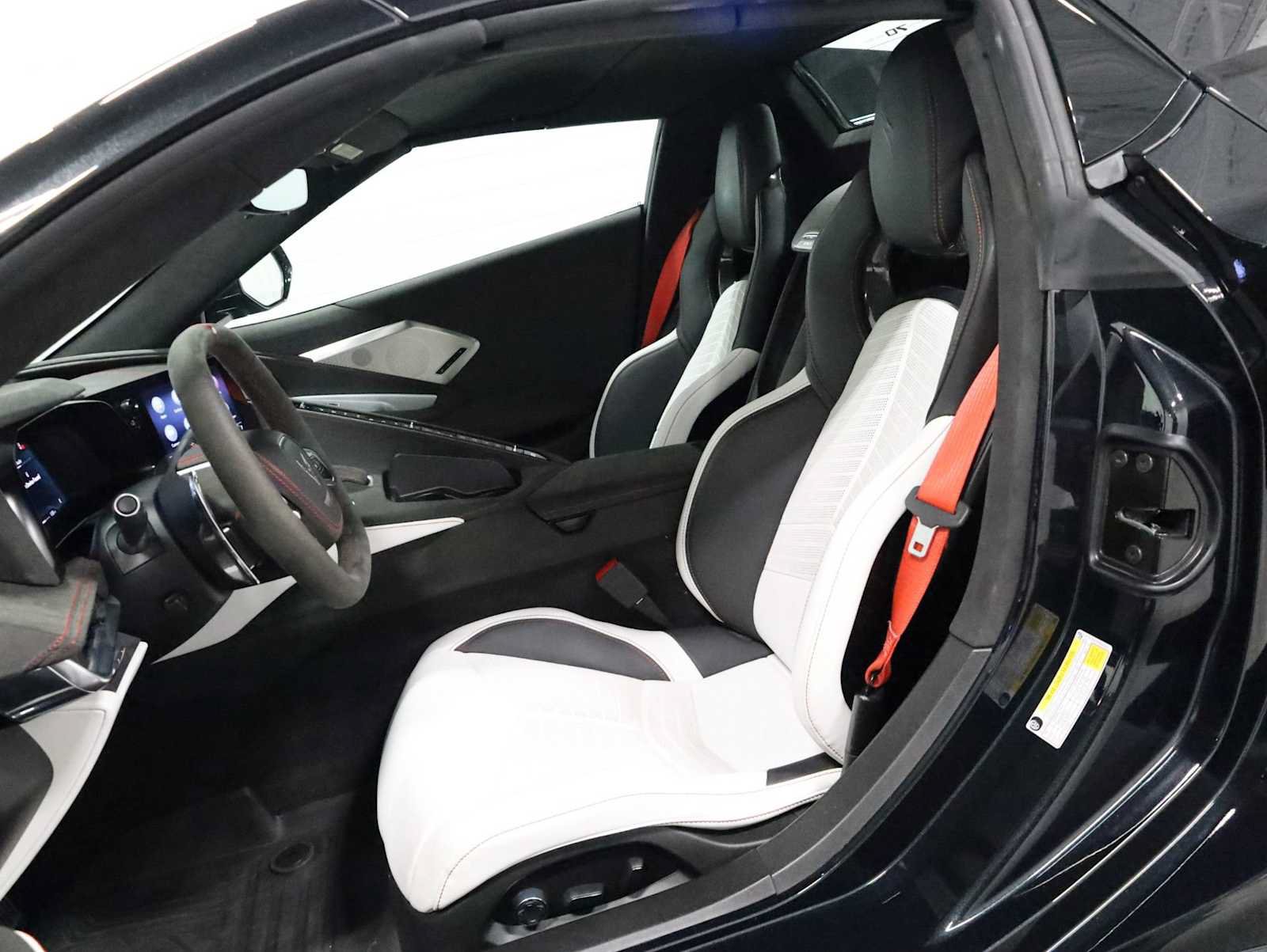 Used 2023 Chevrolet Corvette Stingray Premium Conv w/ Z51 Performance Package RWD image 5