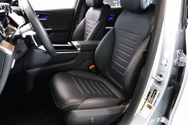 Used 2025 Mercedes-Benz GLC 350e 4MATIC w/ AMG Line image 17