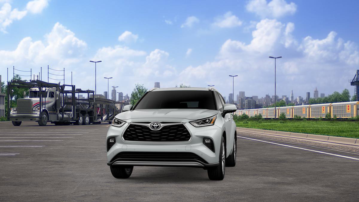 New 2026 Toyota Highlander Platinum image 3