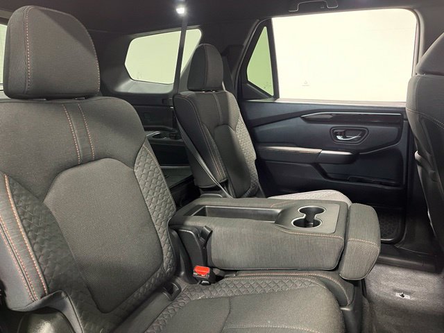 Used 2025 Honda Pilot Sport image 14